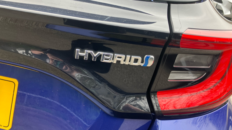 Toyota Yaris 1.5 Hybrid Design 5dr CVT Hybrid Hatchback